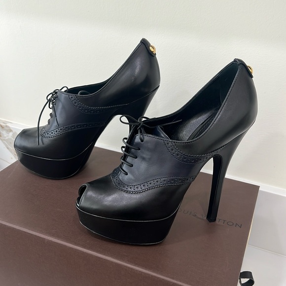 Louis Vuitton Heels - Picture 1 of 3